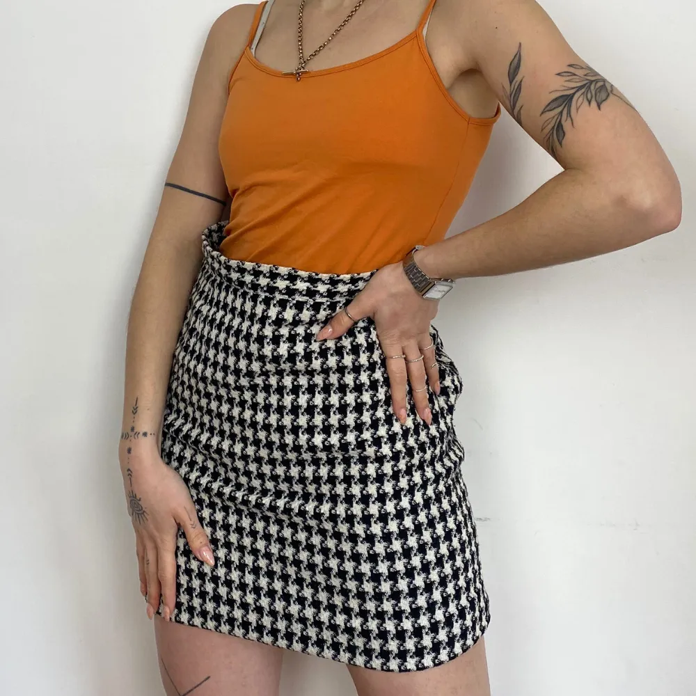 Houndstooth Mini Skirt - SMALL