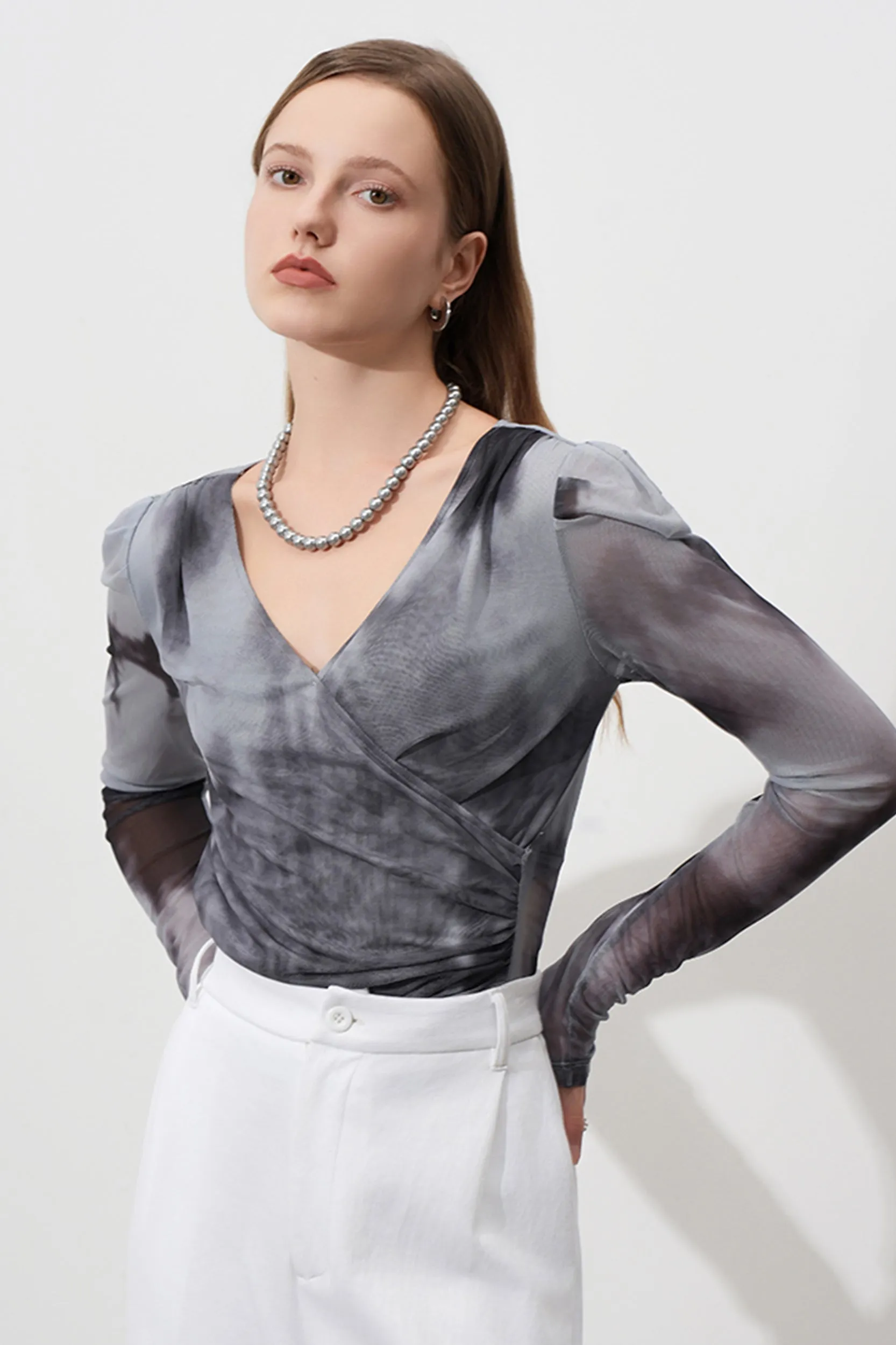 ﻿Yesenia Stretchy V-neck Long Sleeve Top